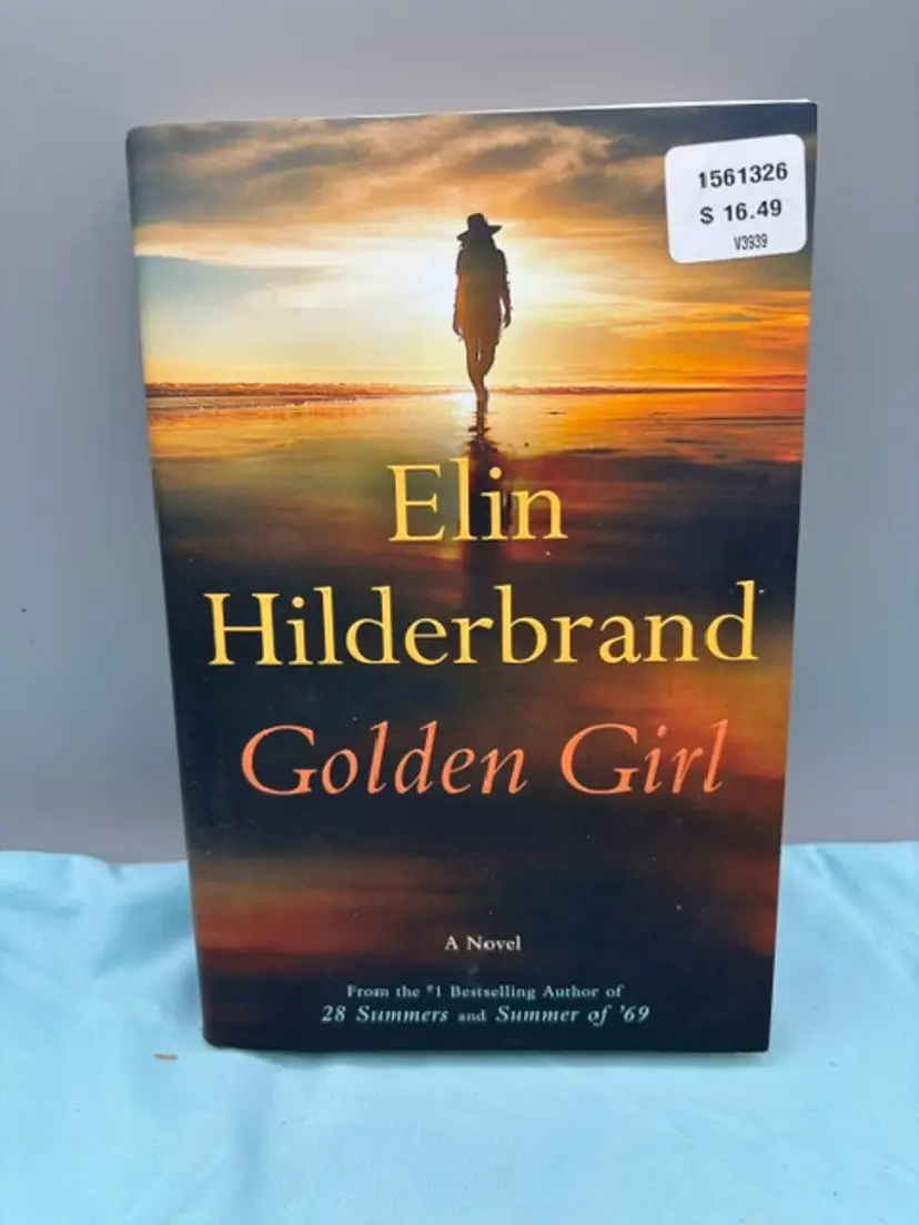 Elin Hilderbrand: Golden Girl First Edition 2021 Hardcover..E-4