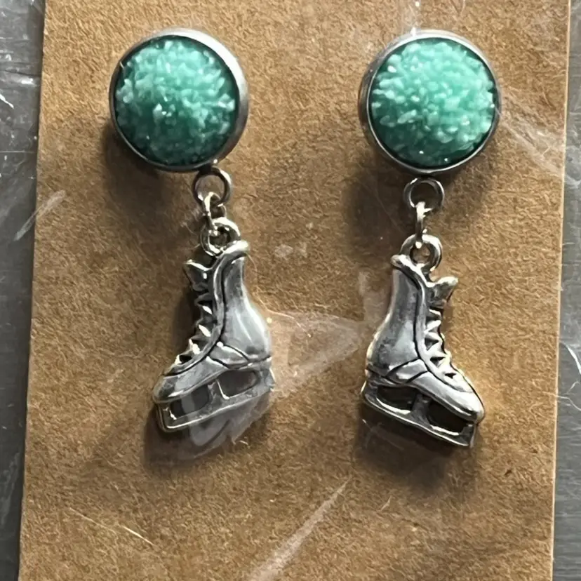 Droozy Earrings With Ice Skate Charm