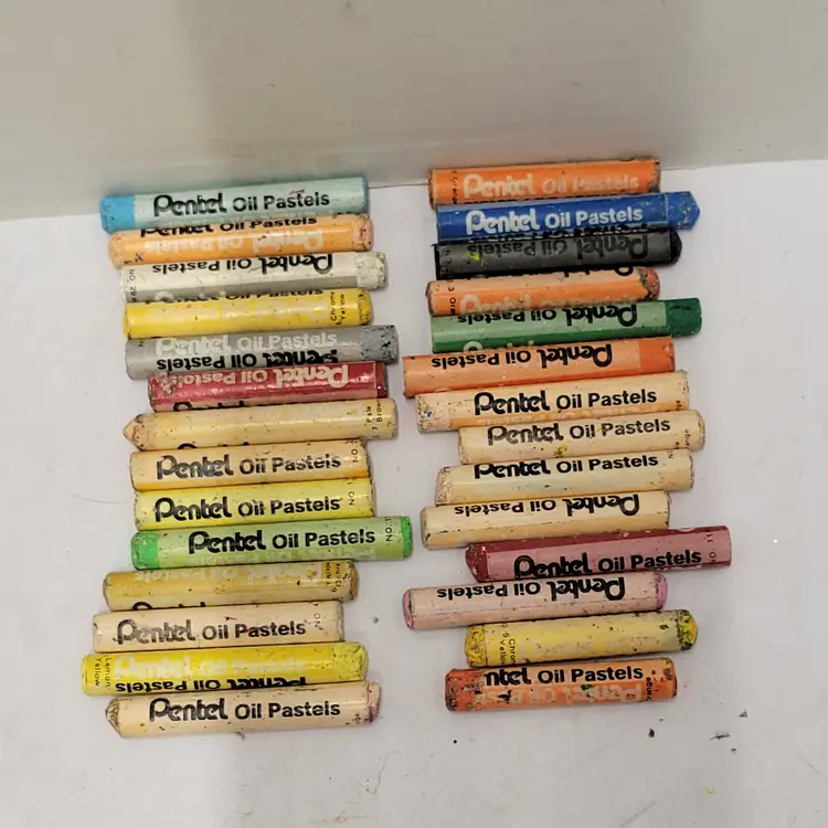 VTG Pentel Oil Pastels 28 Regular Sz Canvas Paper Board Used