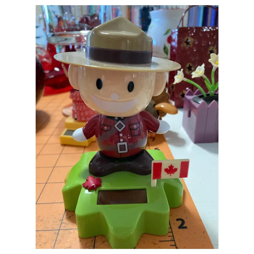 Canada Mountie Toy
Mover/Dancer