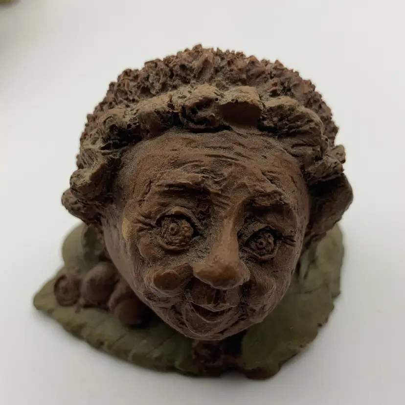 1983 Thomas Clark, Elva Gnome! Made With Pecan Shells Resin Mix! 2 1/4“ Tall 2 3/4” Wide! Signed And Dated!