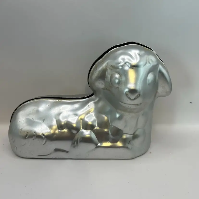 Vtg Wilton 3D Lamb Cake Pan