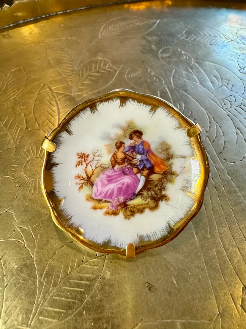 2”  Limoges porcelain mini plate w/stand, Fragonard courting couple & gold trim.
