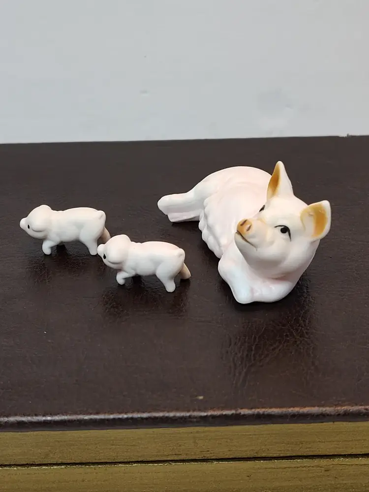 Pig Family Miniatures