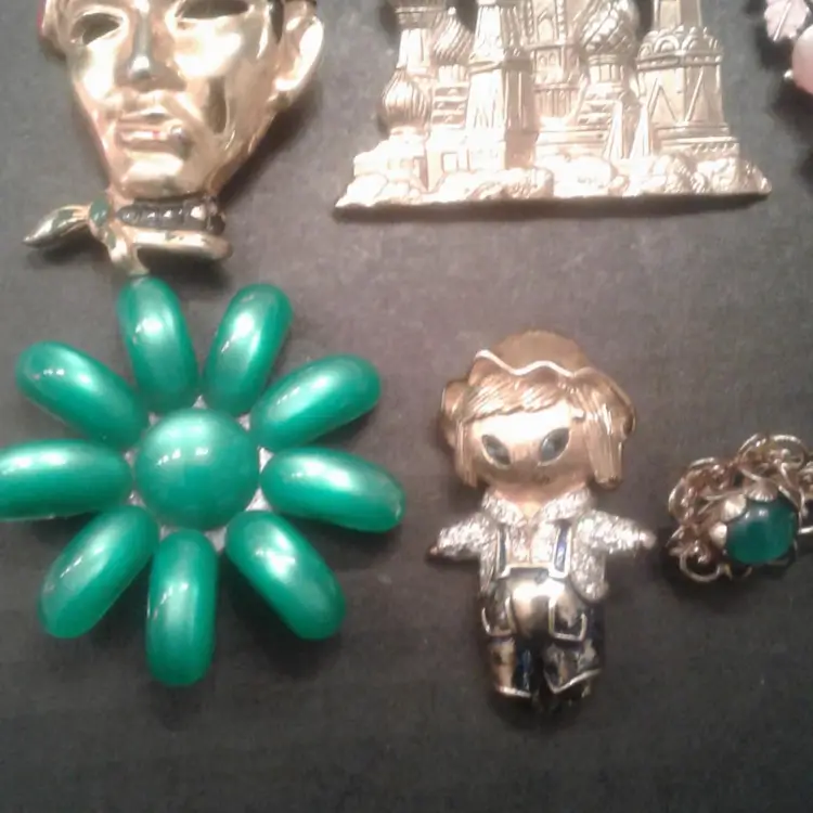 Vintage Brooch Lot