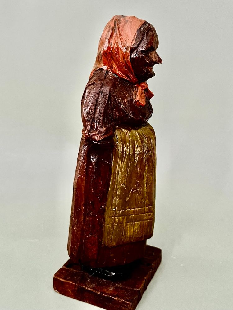 Vintage Syroco Wood Old Peasant Woman Figurine 5.5" Hand Painted