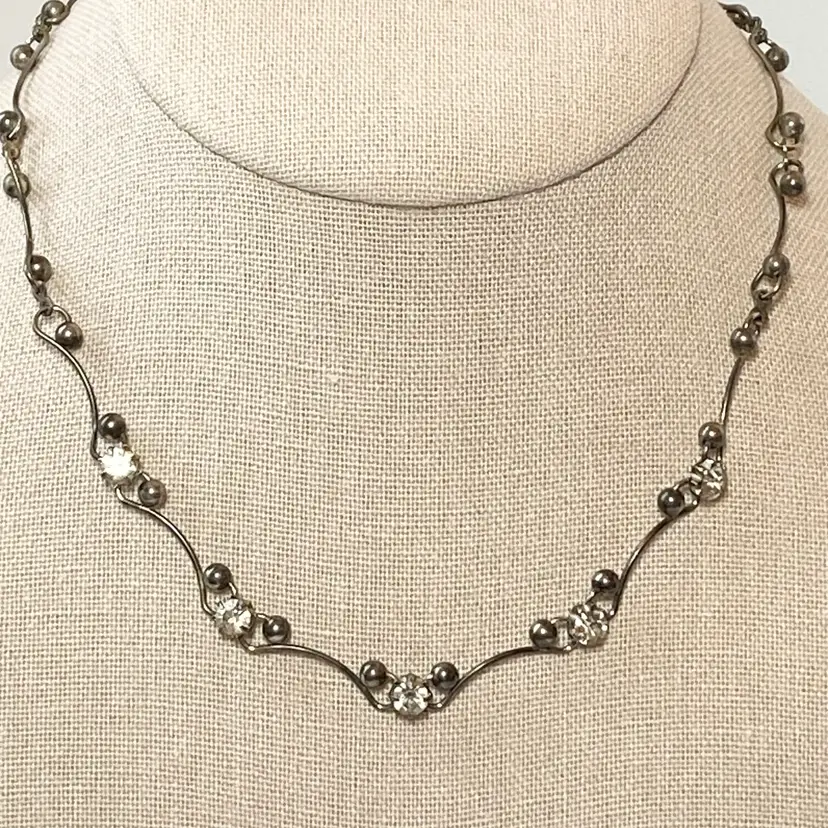Vintage Dainty Silver Pewter Tone Prong Set Clear Stone Curved Bar Link Necklace