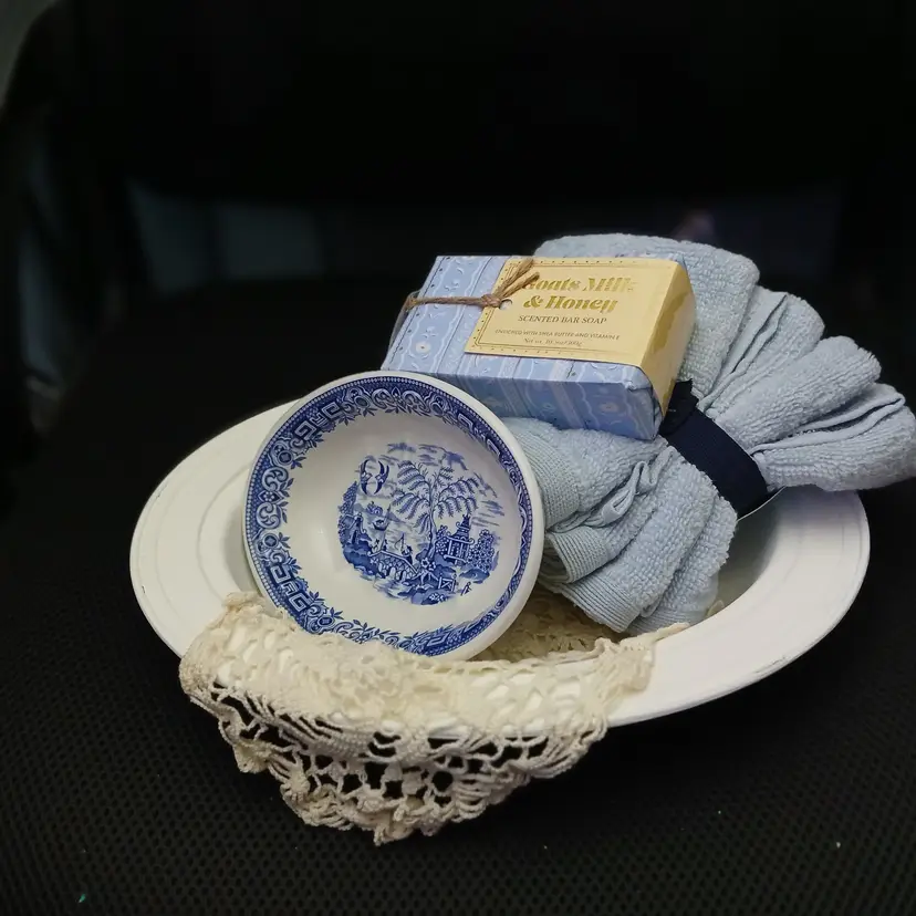 Blue Willow Soap Dish Gift Pack - Staffordshire, England,   Hillchurch Pottery