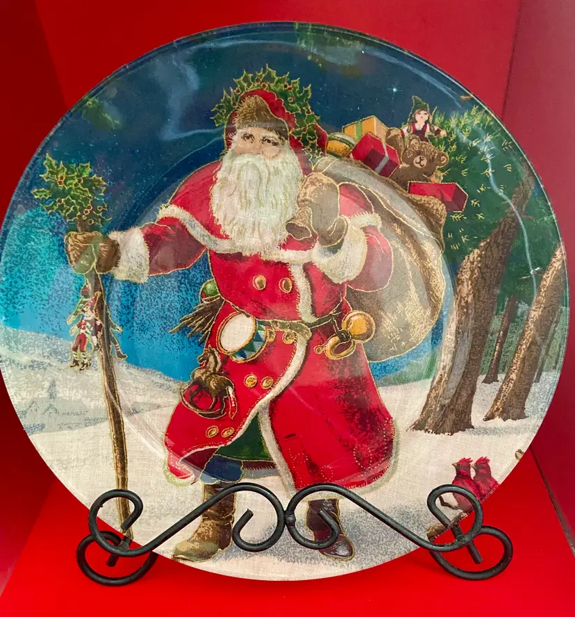 Glass Vintage Plate; Santa Carrying Sack of Gifts, 9.25" Diameter