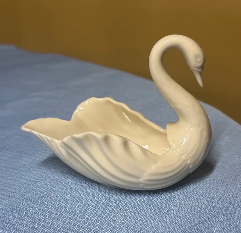 Lenox IVORY WHITE SWAN Dish Made in USA 5" Long 4” Tall 2.75” Wide Green Mark