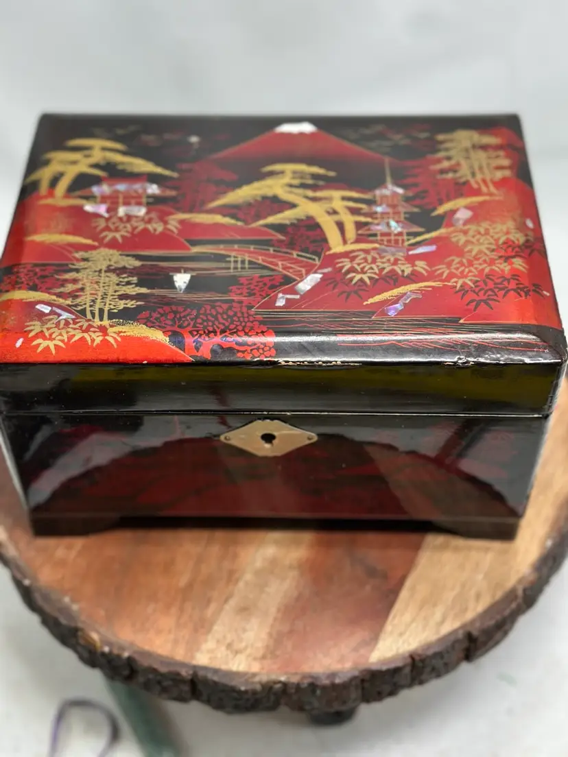 Vintage Japanese Pagoda Lacquered & Inlaid MOP Pieces Jewelry Box Satin Lining