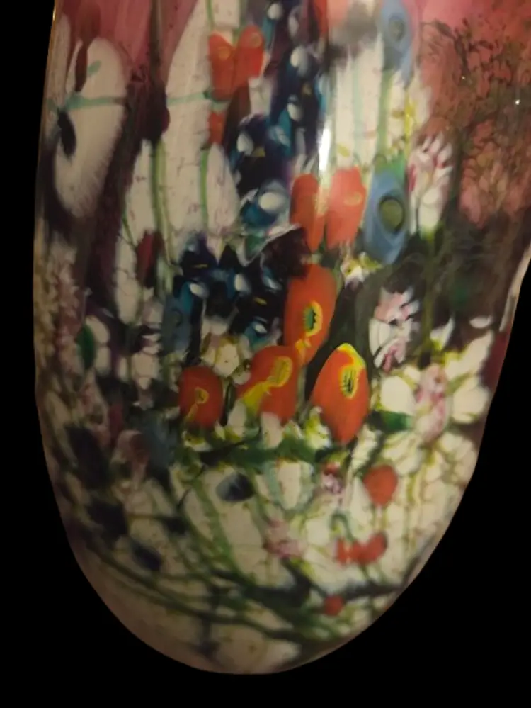 Shawn Messenger Art Glass Vase