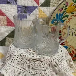 Vtg Pair Arcoroc Canterbury Crocus Clear Glass Mugs