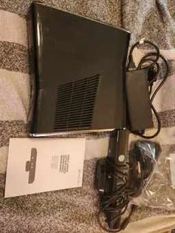 Xbox 360 Console with Kinect
