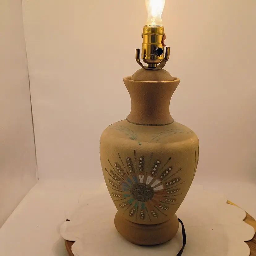 Vintage Native American Navajo Sand Painting Art Pottery Table Lamp Sun Face 14"