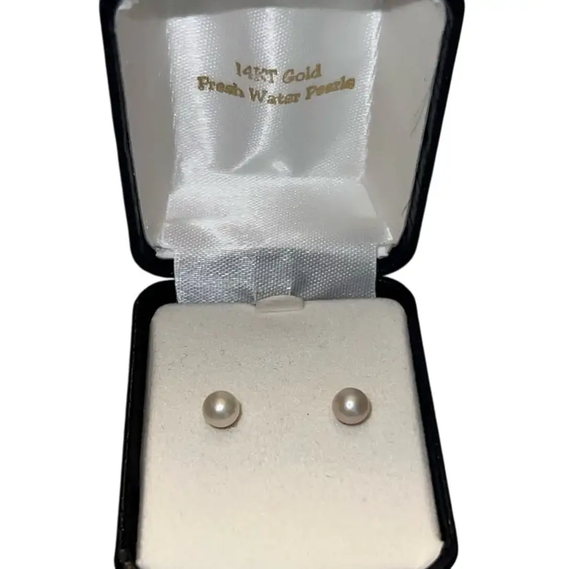 14Kt Freshwater Pearl Stud Earrings 4mm