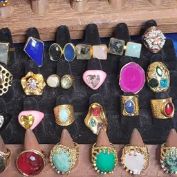 #06 VINTAGE RINGS RANDOM PULL