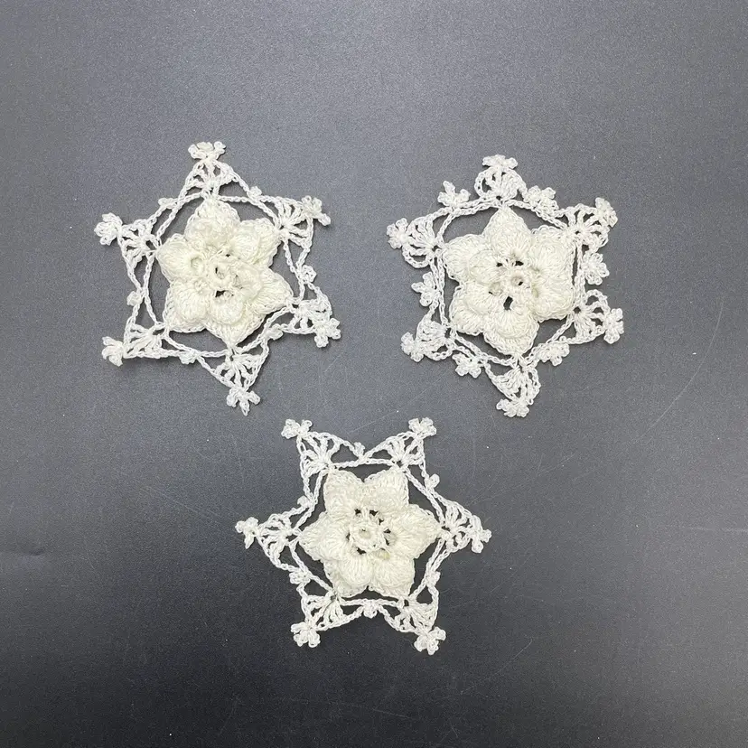 Crocheted Lace Snowflake Doily Doilies Christmas Winter Decor Set of 3 Vintage