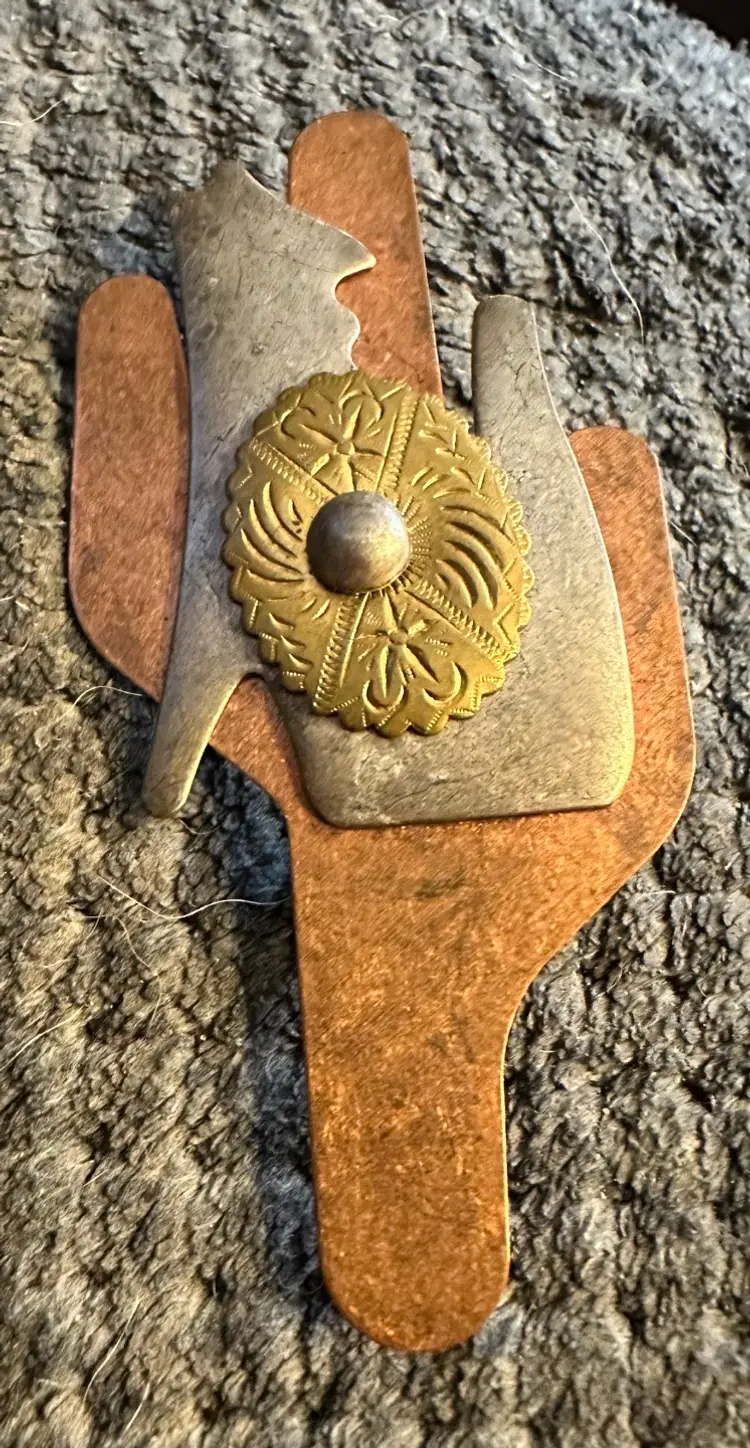 Vtg Southwestern Silvertone Copper Brass Coyote Howling Moon Cactus Brooch