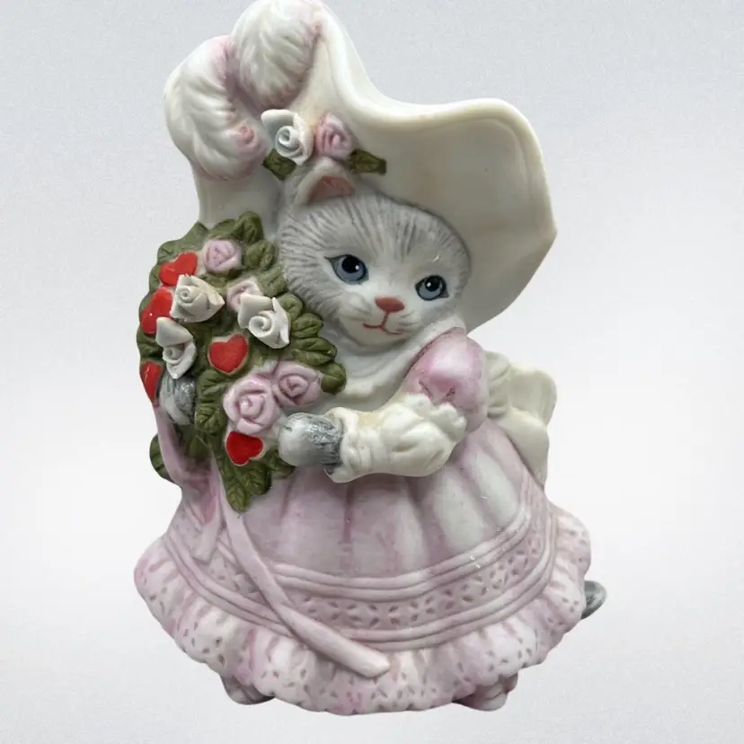 Schmid Kitty Cucumber Ceramic Figurine “Priscilla” 1985 3.75”