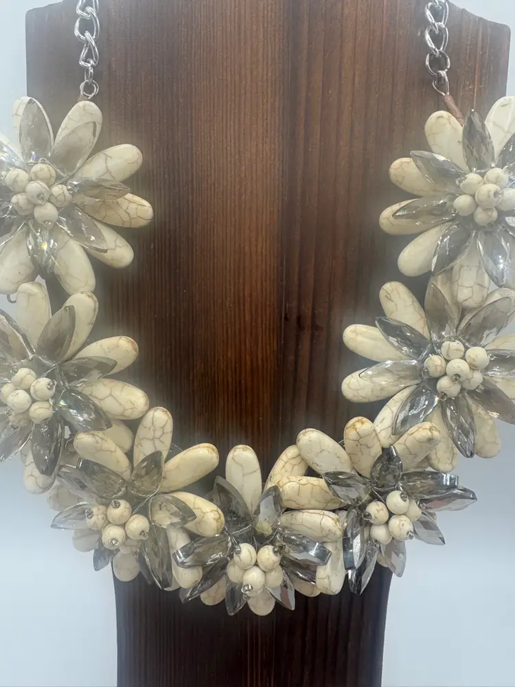 Artesian Made Howlite And Glass Flower Necklace