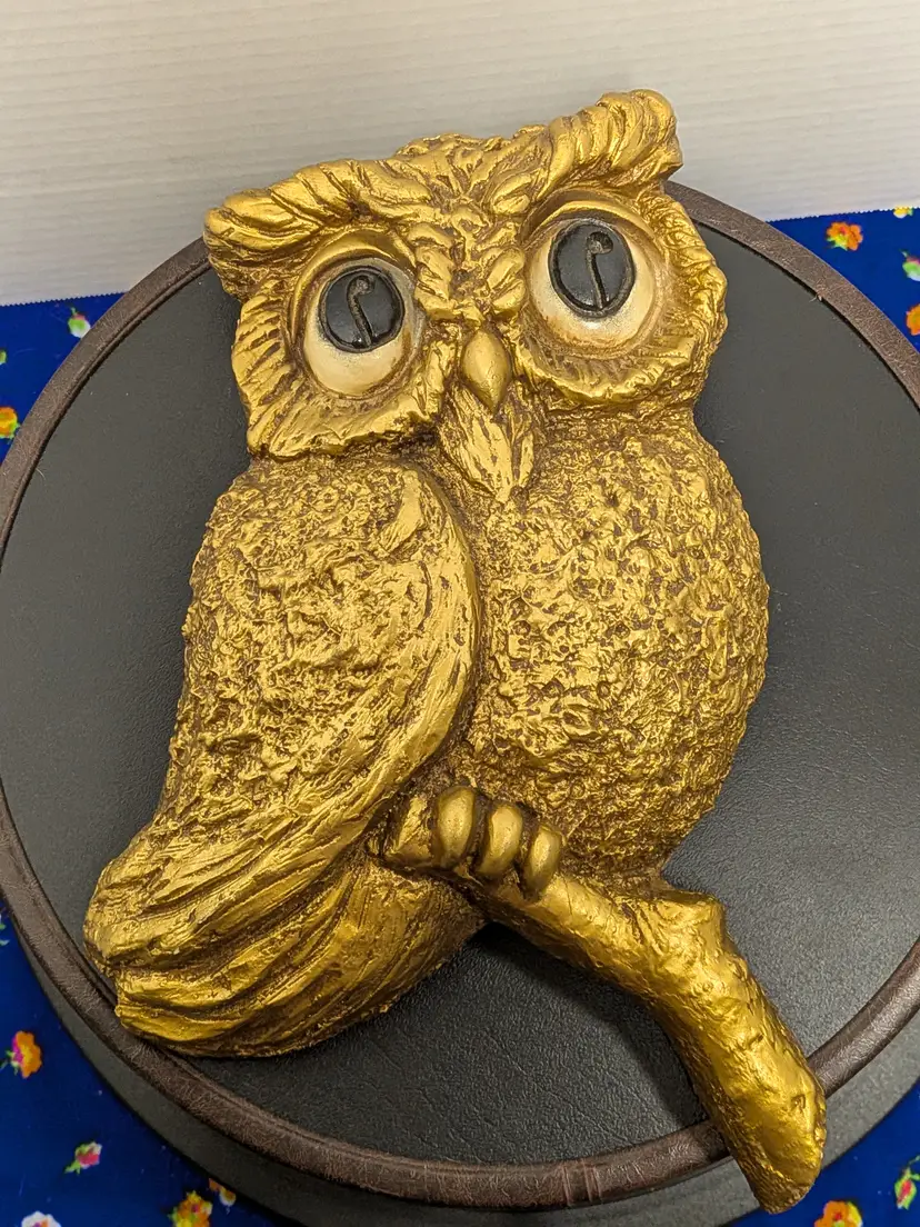 Set of 2 MCM UNIVERSAL STATUARY CORP CHICAGO 1967 Gold Plastic Owl Wall hangers