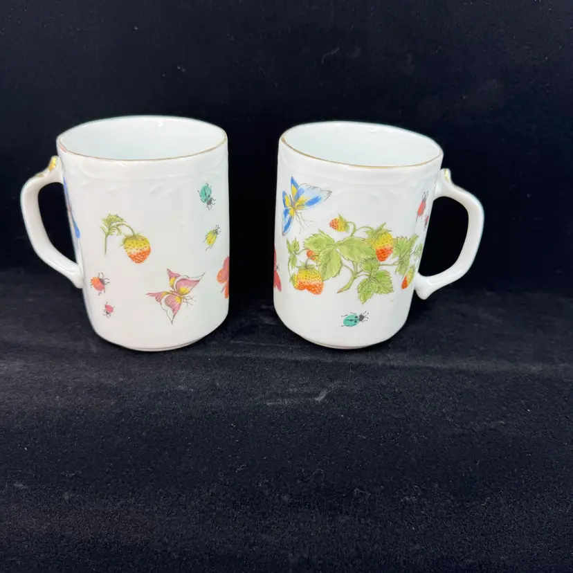 Royal Crown Ardalt Pair Of Mugs
