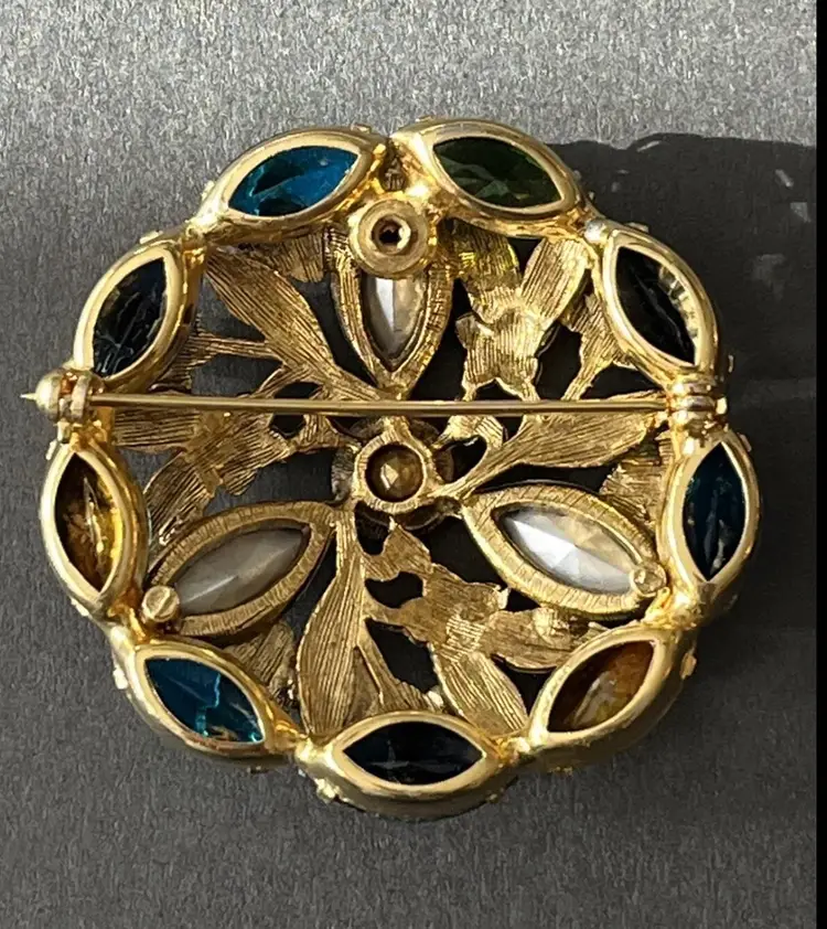 Vintage Gorgeous Blue Green AB Rhinestone Brooch Gold Tone Medallion Floral