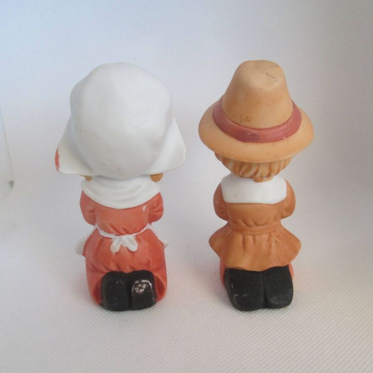 Vintage Brinns ceramic Thanksgiving Praying Pilgrims Figurines