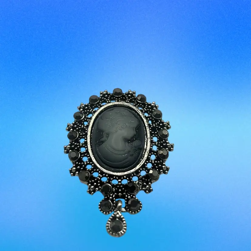 Silver Tone Metal And Crystal Rhinestone Cameo Brooch, 1-1/4”