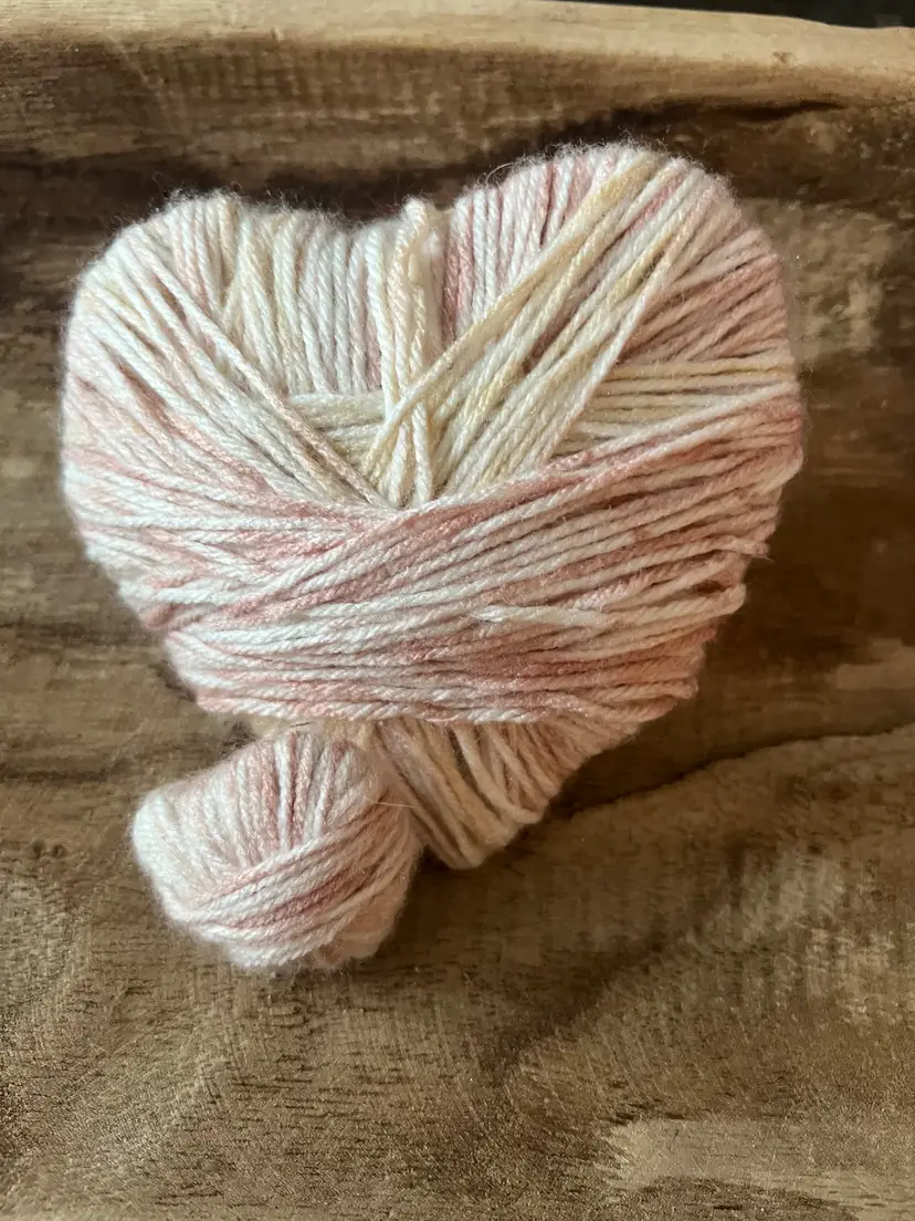 Set of two yarn hearts