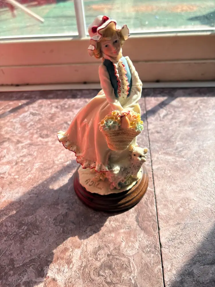 Vintage 1986 A. Belcari Capodimonte Flower Girl W/Cat Italian Figurine