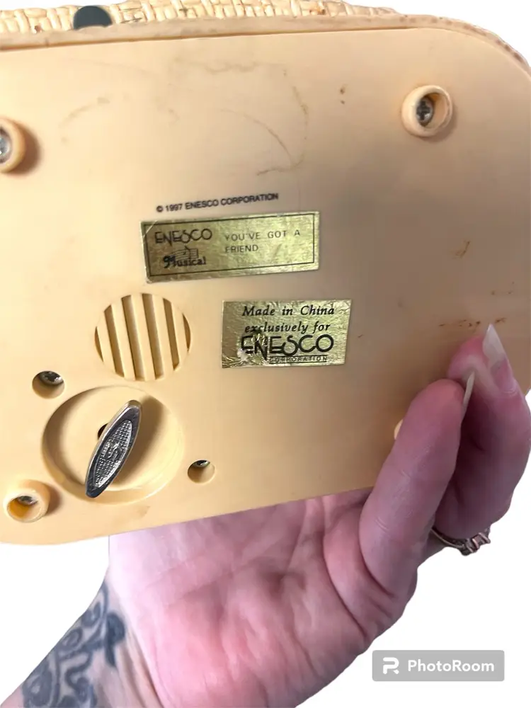 1997 Enesco Animated Music Box Sewing Basket