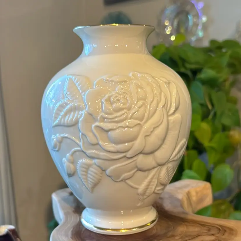 6.5” Lenox Rosebud Vase