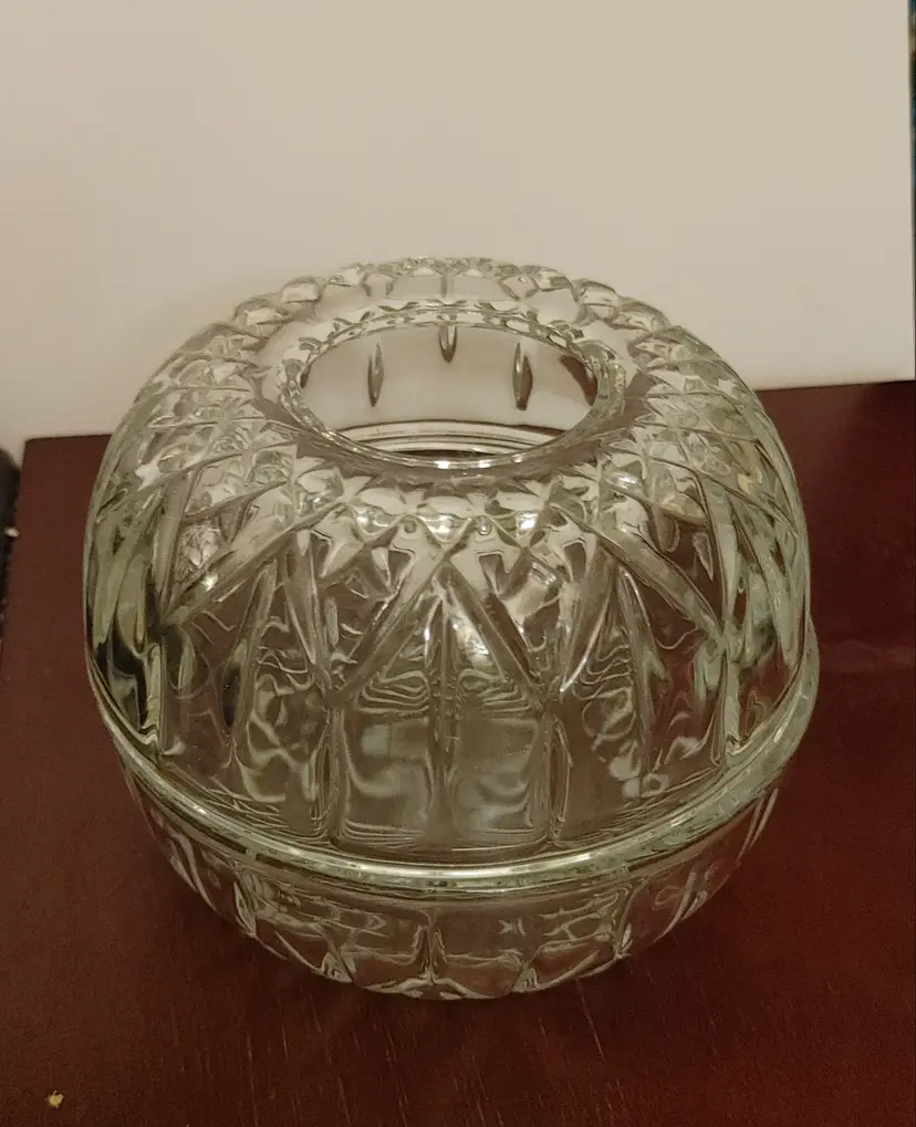 Vintage Homco Clear Glass Fairy Light (fairy lamp). 2 pieces. 1970-80. No condition issues. 5.5 diameter. 4.5 inches high.