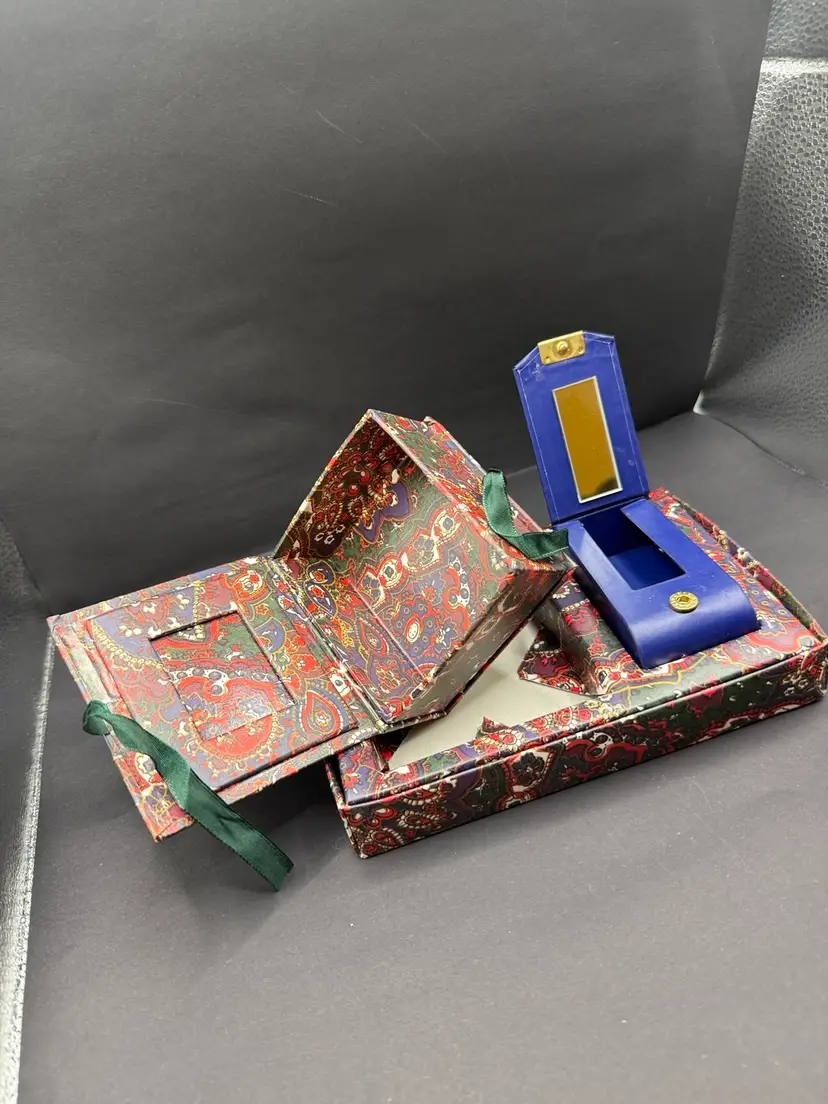 Vintage Hampton Ridge brand paisley print vanity set featuring a framed box and a double lipstick case.