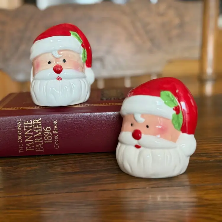 Vintage Kmart Santa Claus Salt and Pepper Shakers – Ceramic Christmas Table Decor, 3.5 Inch Red and White Holiday Set