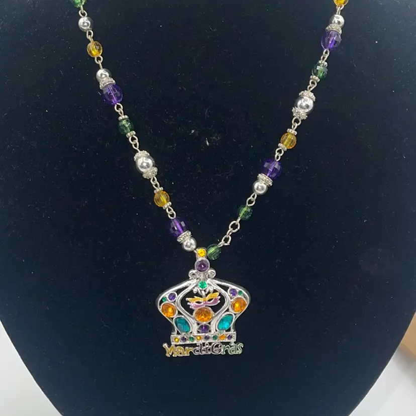 Mardi Gras Silvertone Necklace 18 Inches With Matching Pierced Earrings