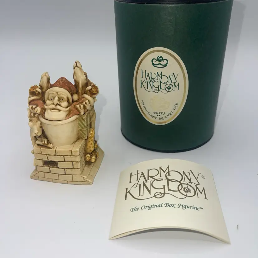 08-Harmony Kingdom~ SOMETHING'S GOTTA GIVE 1997 Santa UK Made Fireplace W Box