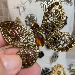 #03 - Auction Item Pictured