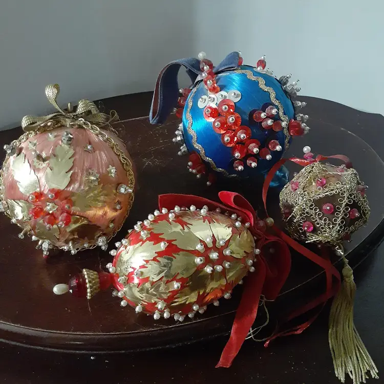 Set Of 4 Large Push Pin Ornaments