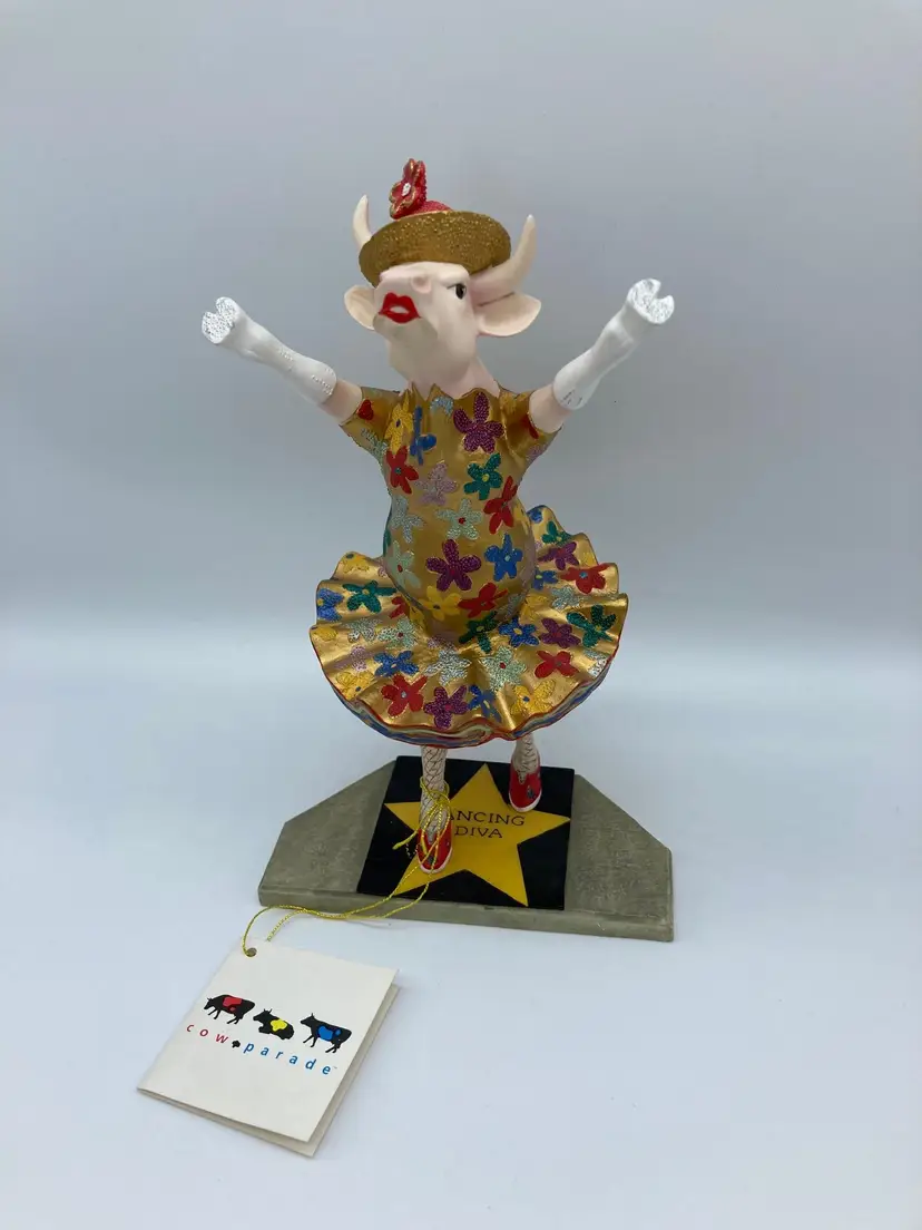 Cow Parade Dancing Diva Hand Numbered 20152 Retired # 9132 Vintage Retired