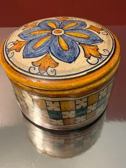 Italian Had painted Box In Marcucci Di Ruta