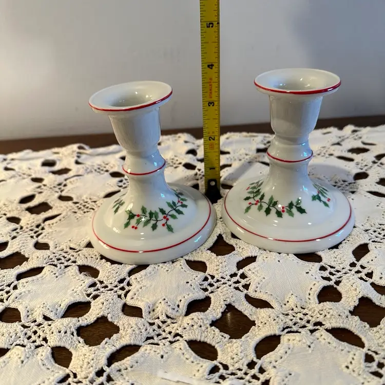 COLONIAL CANDLE OF CAPE COD~Holly Ridge CANDLE HOLDERS~pair