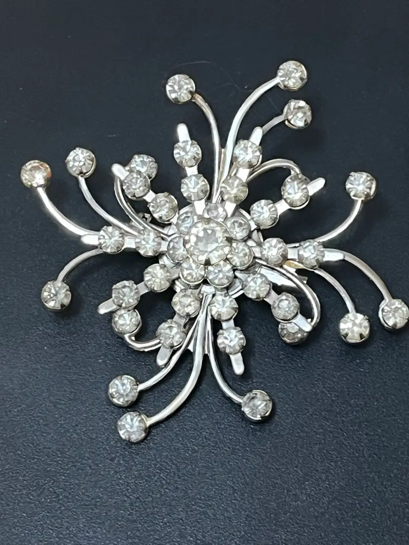 Vintage Silvertone Clear Rhinestone Brooch