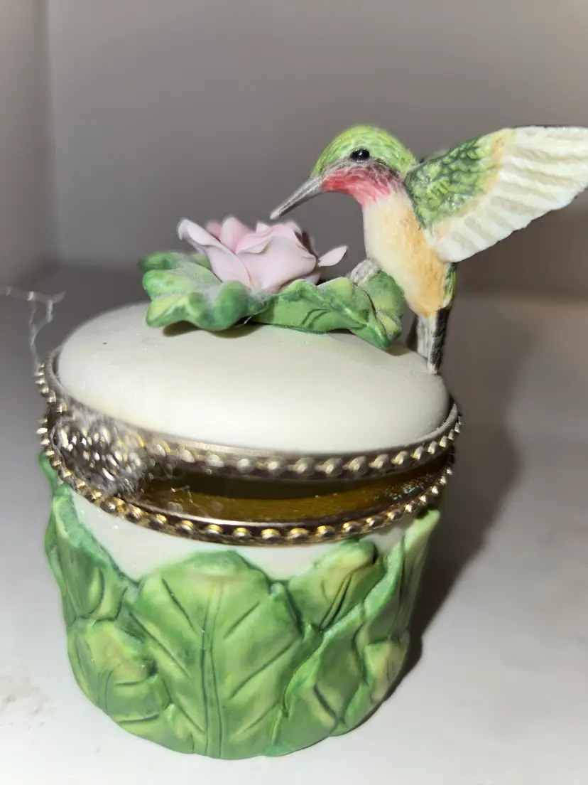 House of Hummingbird Club Ceramic Trinket Box - Hummingbird & Pink Rose, 2002
