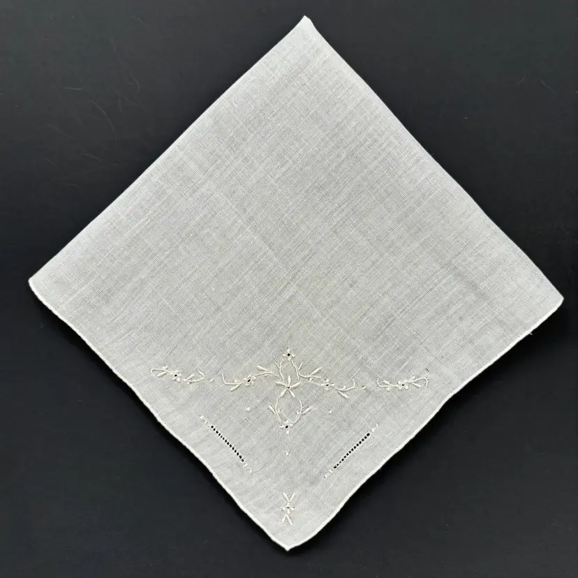 Embroidered Floral Wedding Bride Handkerchief Linen Cottage Core Granny Vintage READ.