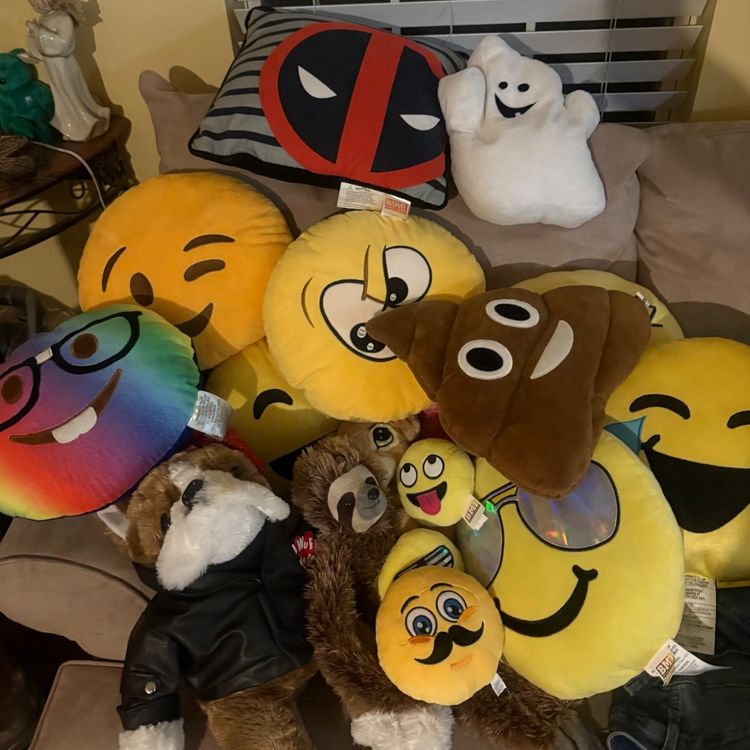Plush (SHIP$6/Progressive$1.50)