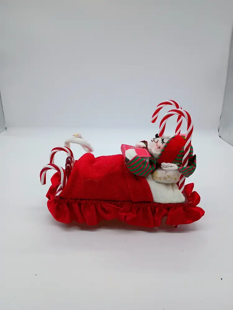 #01 - Annalee Sweet Dreams Mouse Candy Cane and Peppermint Bed Christmas 2008 601408
