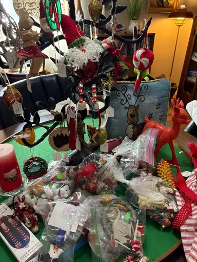 Vintage Christmas Ornaments, figurines, and other decor $2 Start